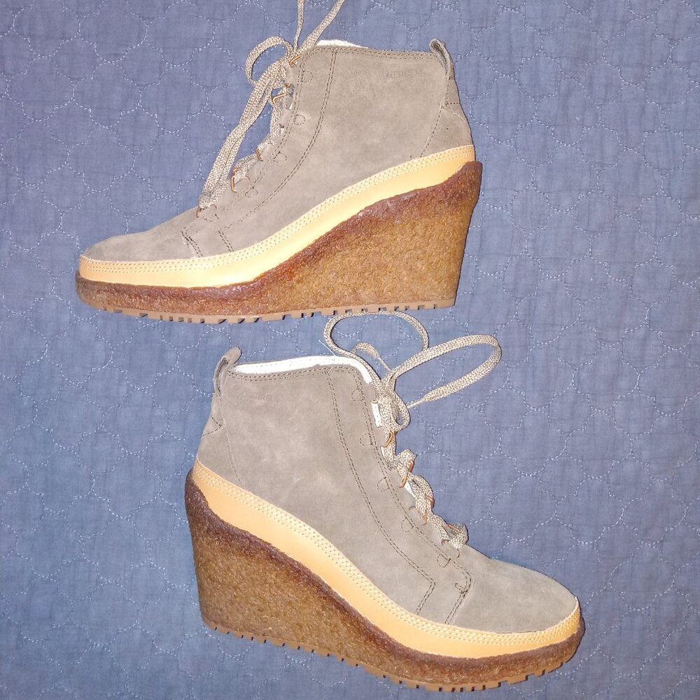 Merrell Tremblant Lace up Wedge Ankle Booties